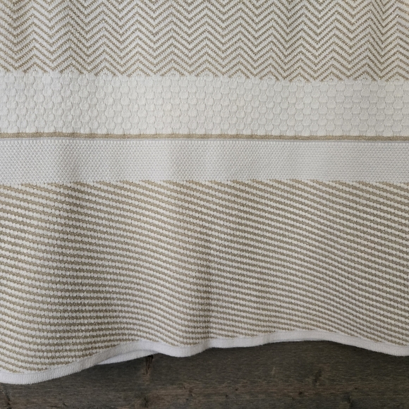 Etcetera Knit Sleeveless Sweater Top - White & Gold - Size Small - Picture 6 of 8